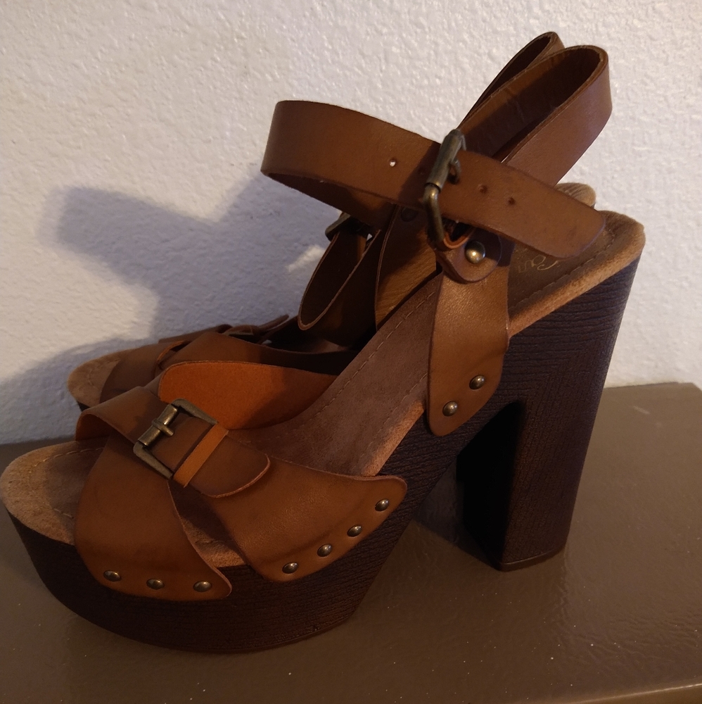 Platform Sandle